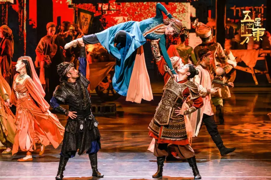 Η Αγάπη στον Δρόμο του Μεταξιού στο Christmas Theater